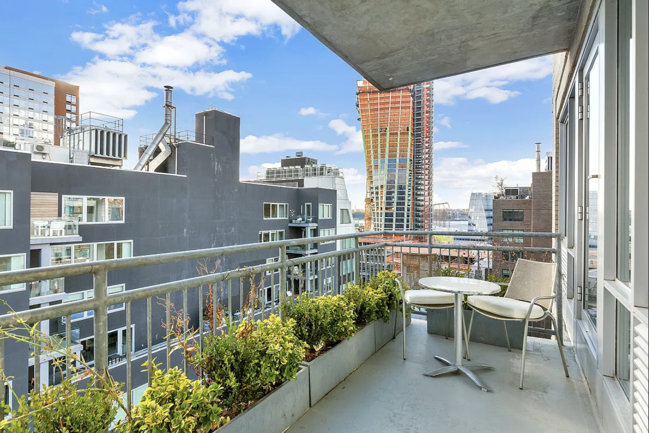 444 West 19th Street, Unit PH1 Manhattan, NY 10011 - Photo 6 of 8 a balcony with city view