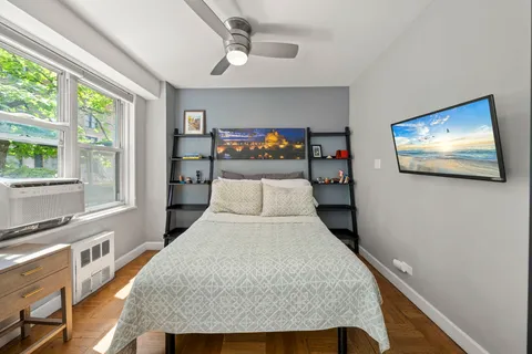 $559,000 | 310 Lexington Avenue, Unit 2H | Murray Hill