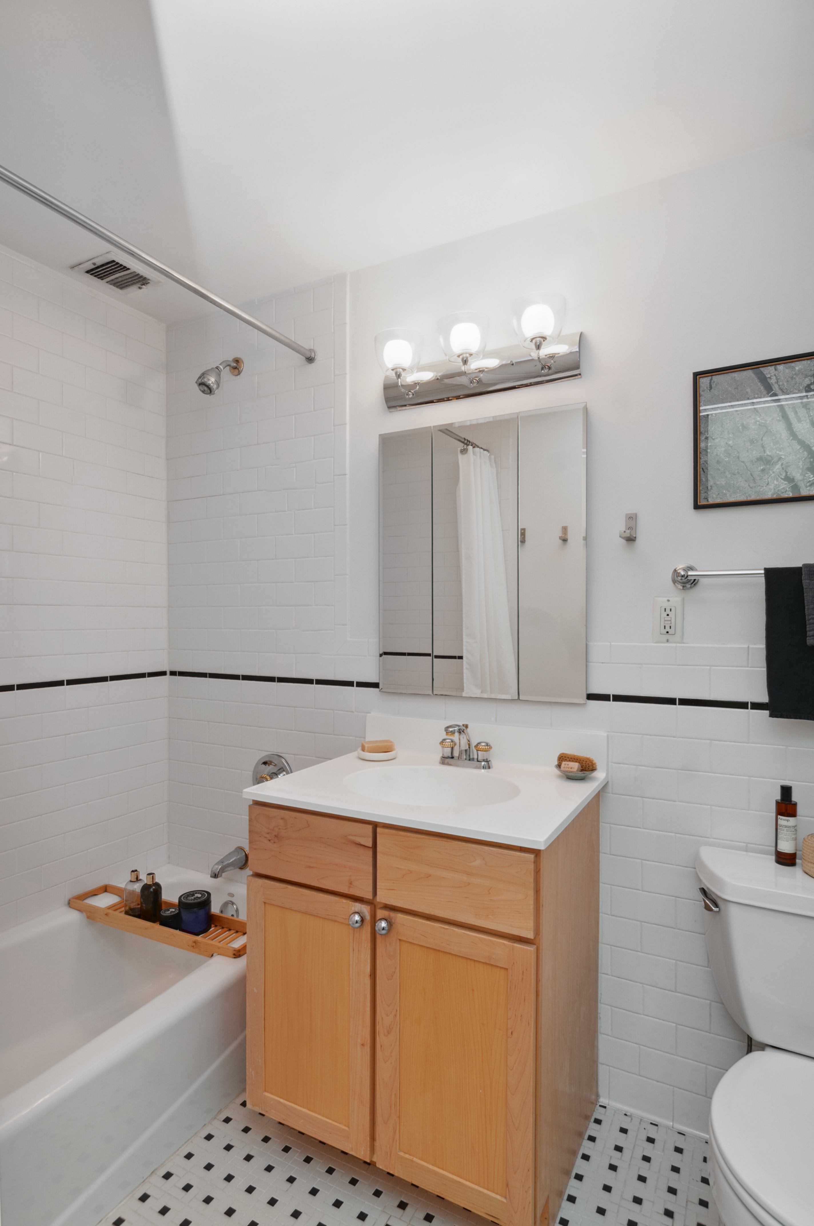 1787 Madison Avenue, Unit 505 Manhattan, NY 10035 - Photo 7 of 11 a utility room with sink dryer and washer