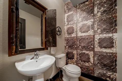 $1,075,000 | 25421 East Indore Drive, Aurora, CO 80016