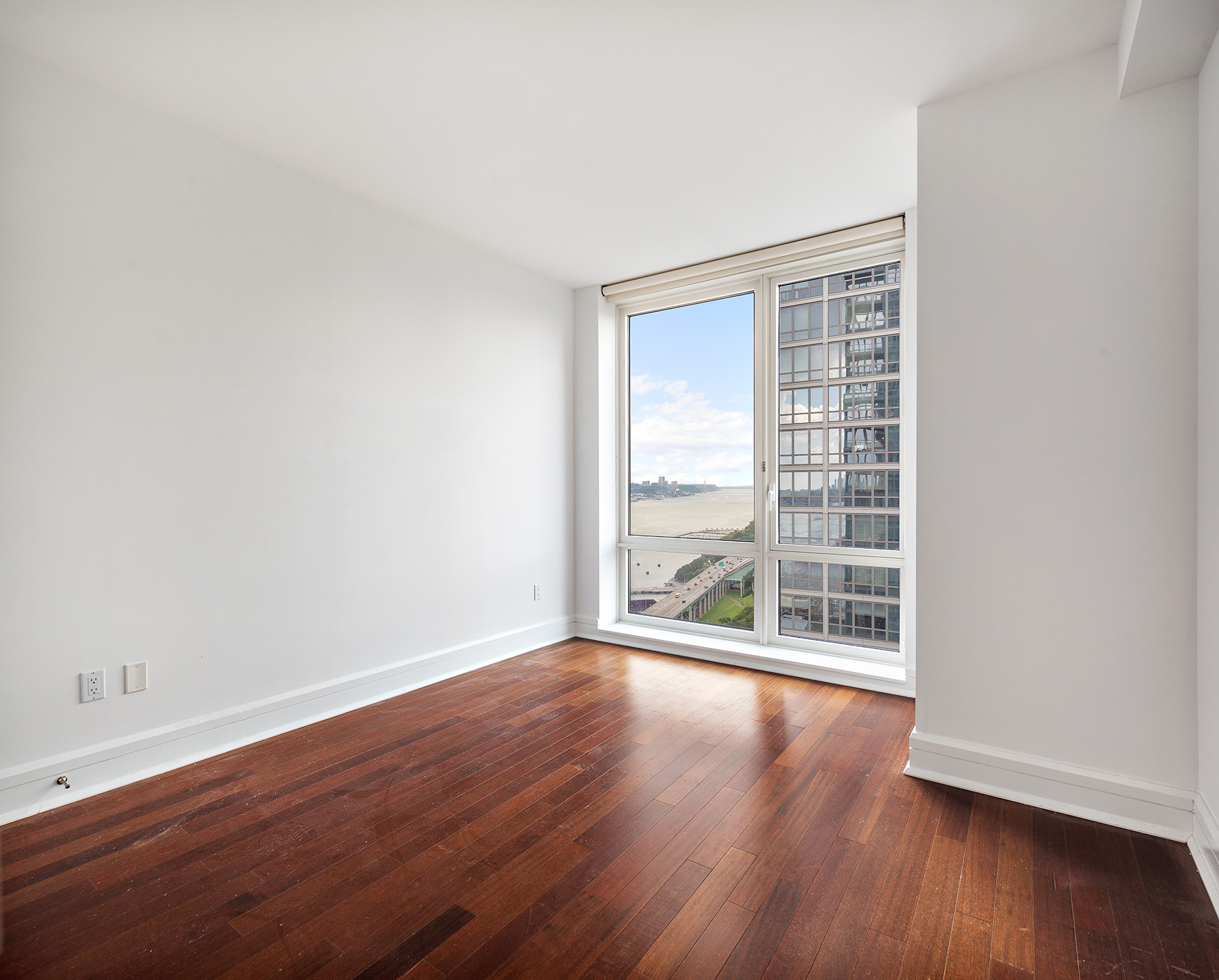 60 Riverside Boulevard, Unit 3202 Manhattan, NY 10069 - Photo 10 of 17 Gallery Image 10