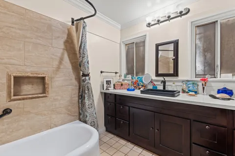 $1,230,000 | 836 North Benton Way, Los Angeles, CA 90026