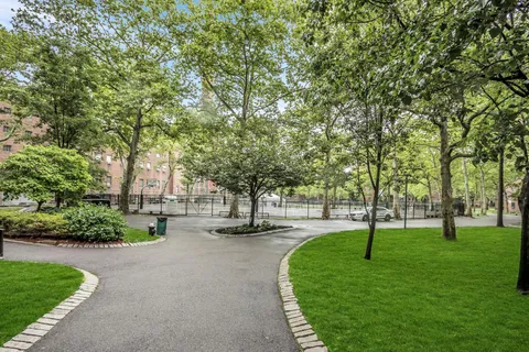 $300,000 | 1579 Metropolitan Avenue, Unit 3B | Parkchester
