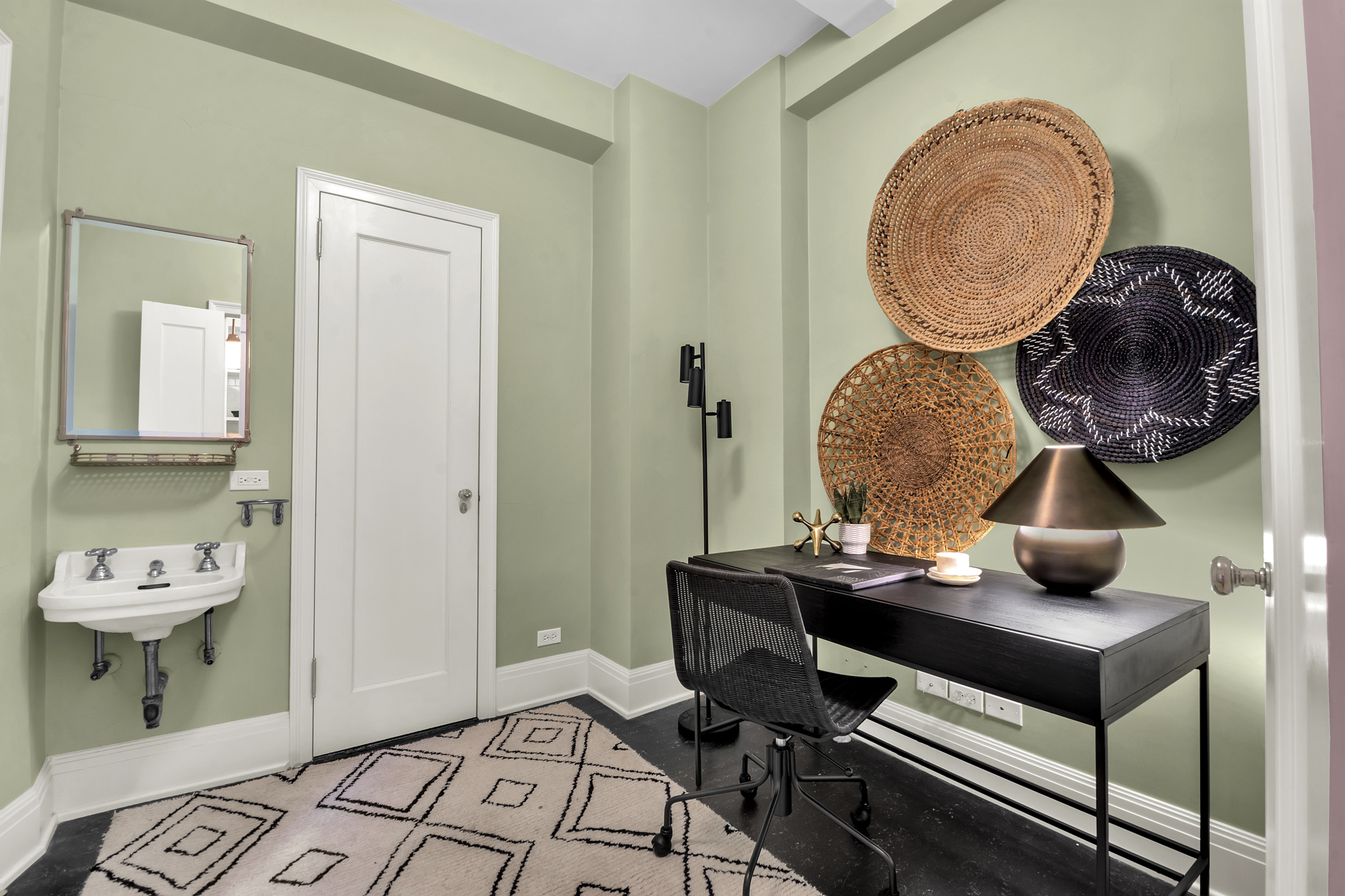 7 Gracie Square, Unit 5A Manhattan, NY 10128 - Photo 21 of 26 a room with furniture and wooden floor