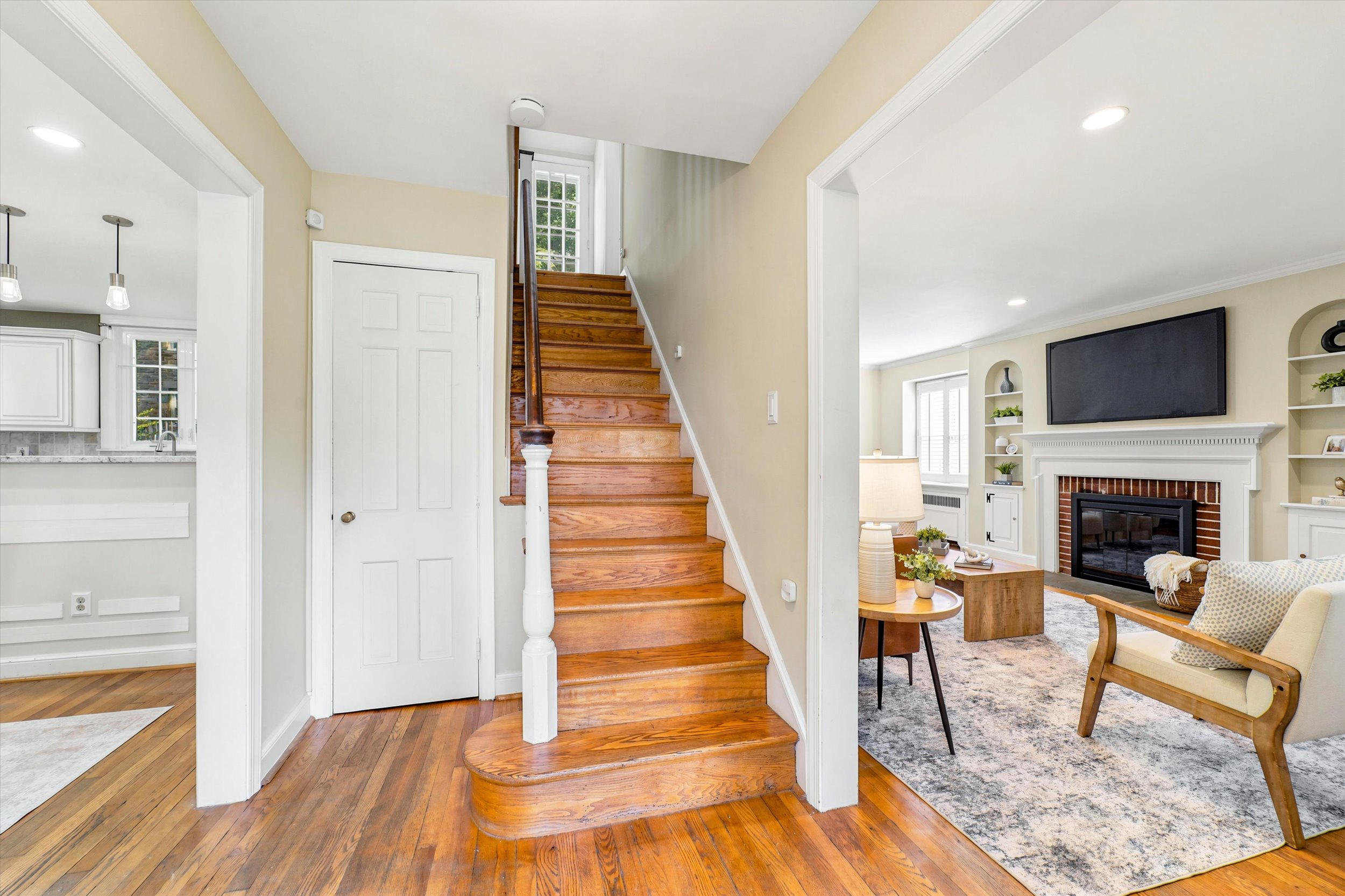 570 Strathmore Road Havertown, PA 19083 - Photo 2 of 33