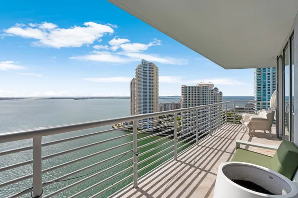 $7,775 | 335 South Biscayne Boulevard, Unit 2609, Miami, FL 33131