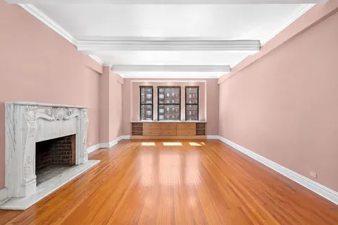 $698,000 | 339 East 58th Street, Unit 9A | Sutton Place