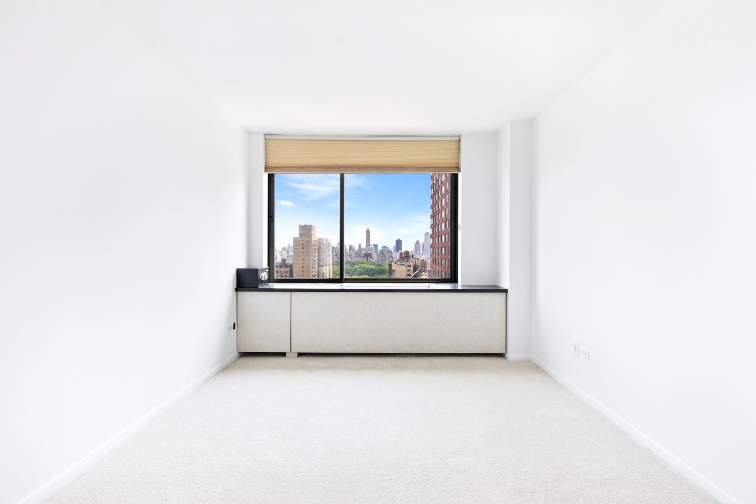 111 West 67th Street, Unit 24H Manhattan, NY 10023 - Photo 2 of 7