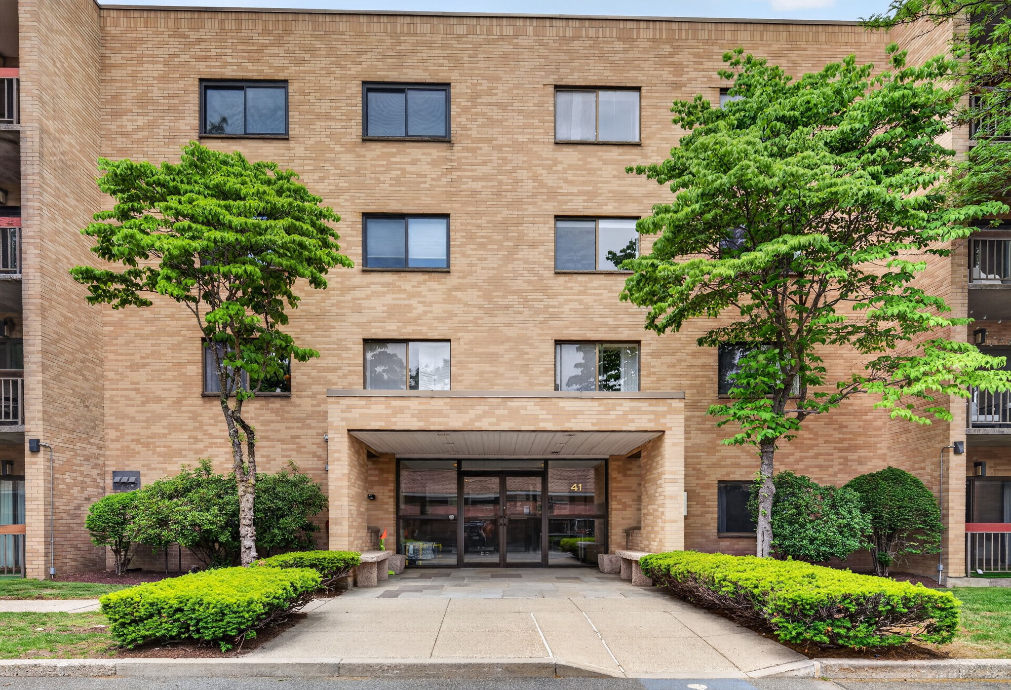 41 Centre Street, Unit 106 Brookline, MA 02446 - Photo 18 of 18
