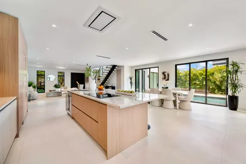 $2,850,000 | 300 Northeast 48th Street, Miami, FL 33137