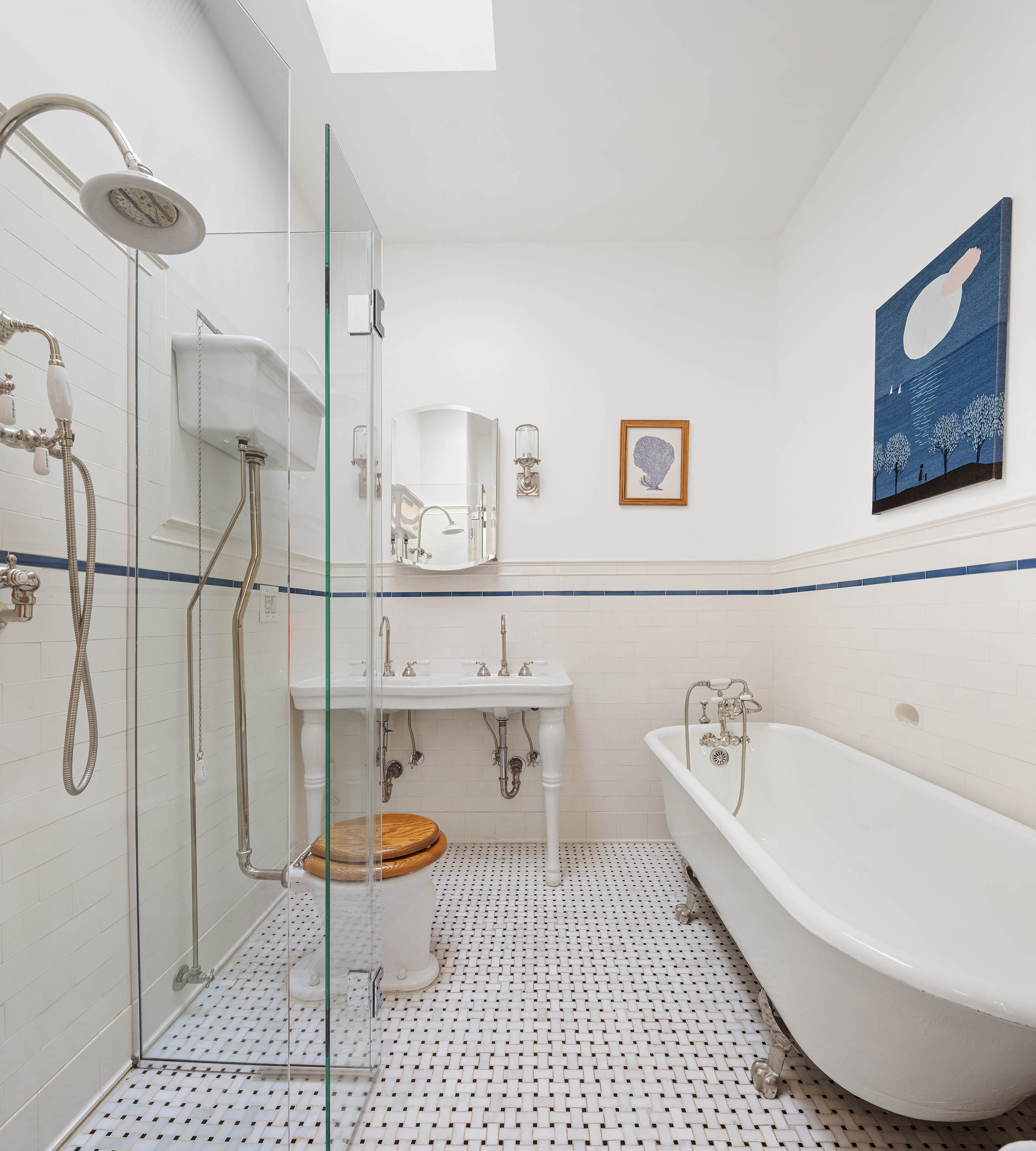 89 West 119th Street Manhattan, NY 10026 - Photo 15 of 22 a bathroom with a bathtub and a shower