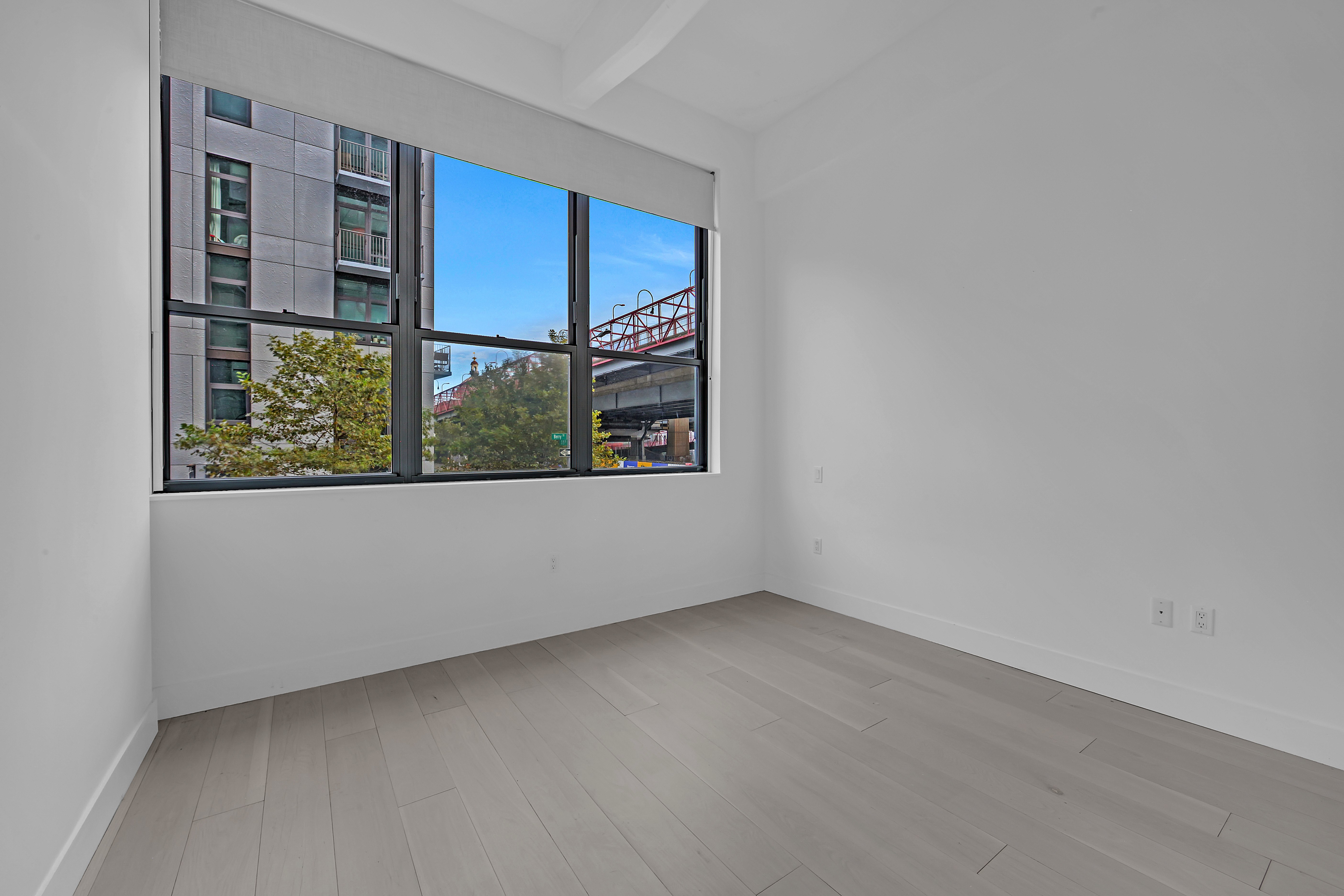 338 Berry Street, Unit 2E Brooklyn, NY 11249 - Photo 9 of 19 Gallery Image 9