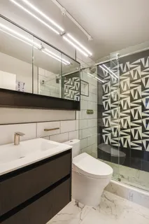 $1,295,000 | 30 West 63rd Street, Unit 11V | Upper West Side