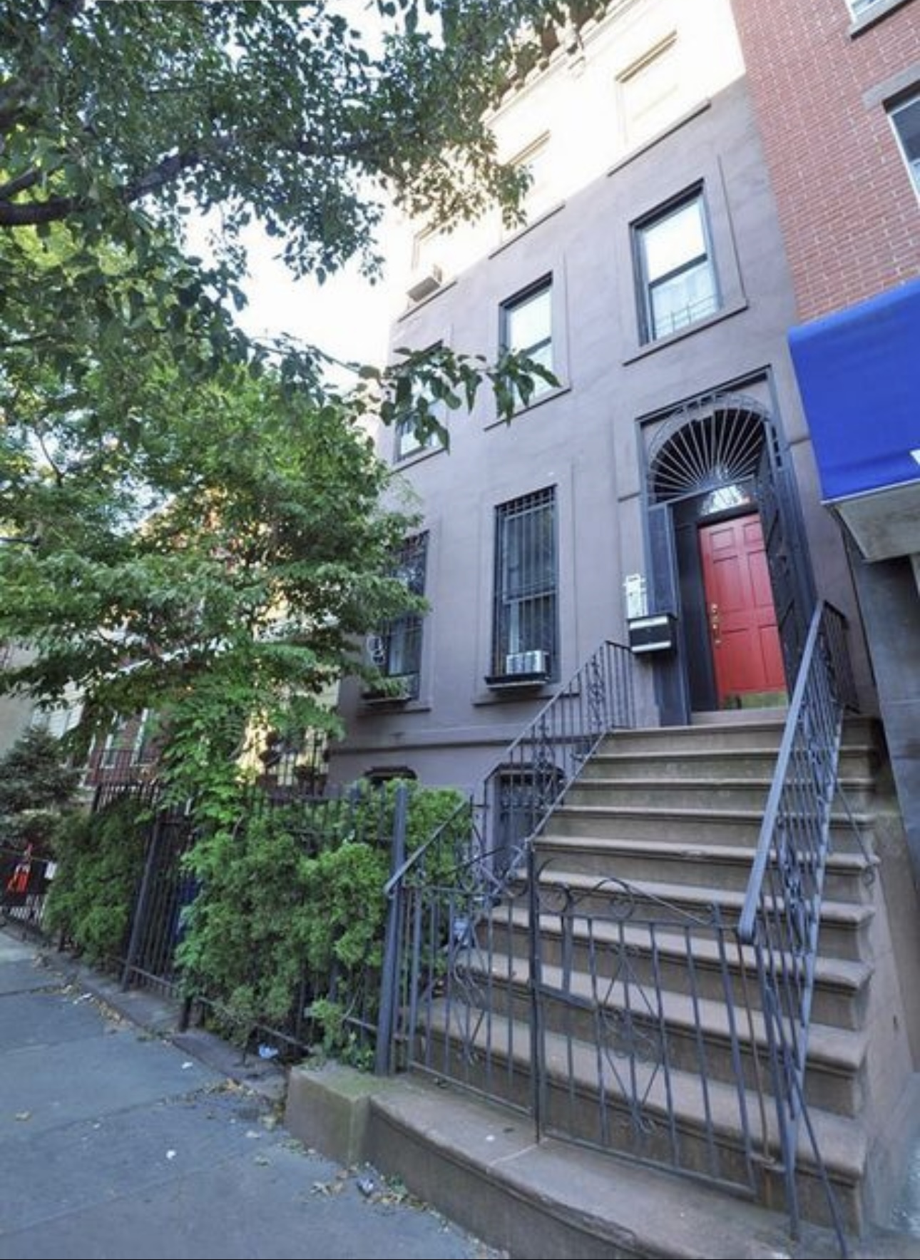 195 Adelphi Street, Unit 3 Brooklyn, NY 11205 - Photo 6 of 7 a front view of a house