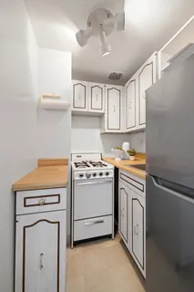 $450,000 | 225 Central Park West, Unit 919 | Upper West Side