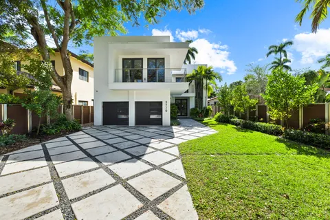 $4,950,000 | 3770 Kumquat Avenue, Miami, FL 33133