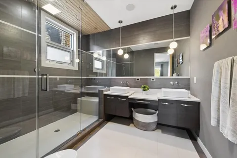 $715,000 | 2242 West Chicago Avenue, Unit 301, Chicago, IL 60622