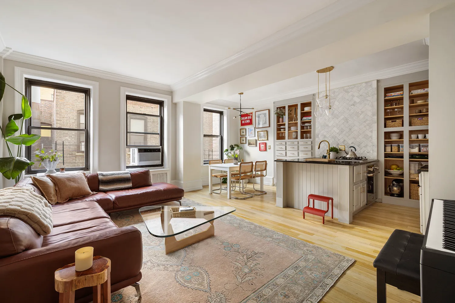 $1,095,000 | 215 West 91st Street, Unit 77 | Upper West Side