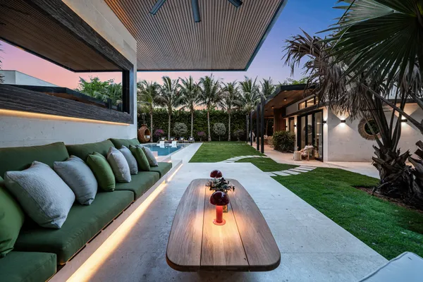 $4,900,000 | 967 Northeast 78th Street, Miami, FL 33138