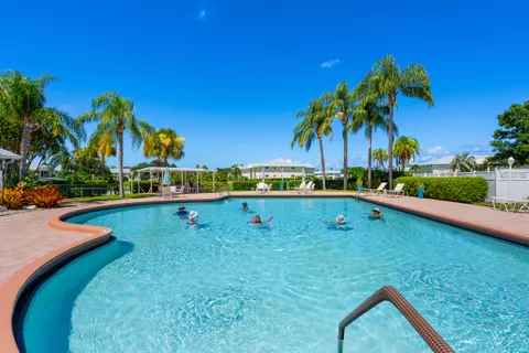 $170,000 | 379 North Grove Isle Circle, Unit 379, Vero Beach, FL 32962