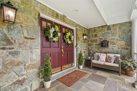 $2,850,000 | 8610 Hartsdale Avenue, Bethesda, MD 20817