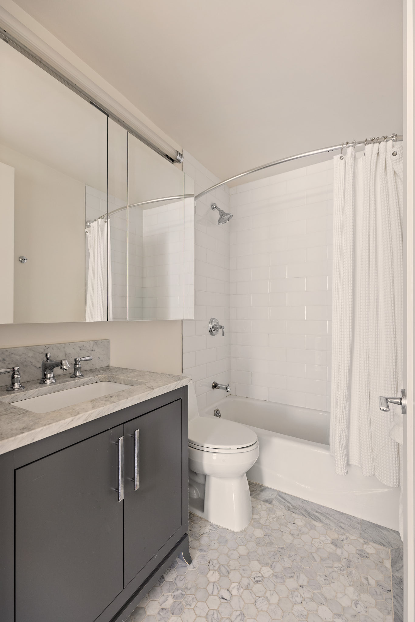 200 East 94th Street, Unit 1917 Manhattan, NY 10128 - Photo 11 of 27