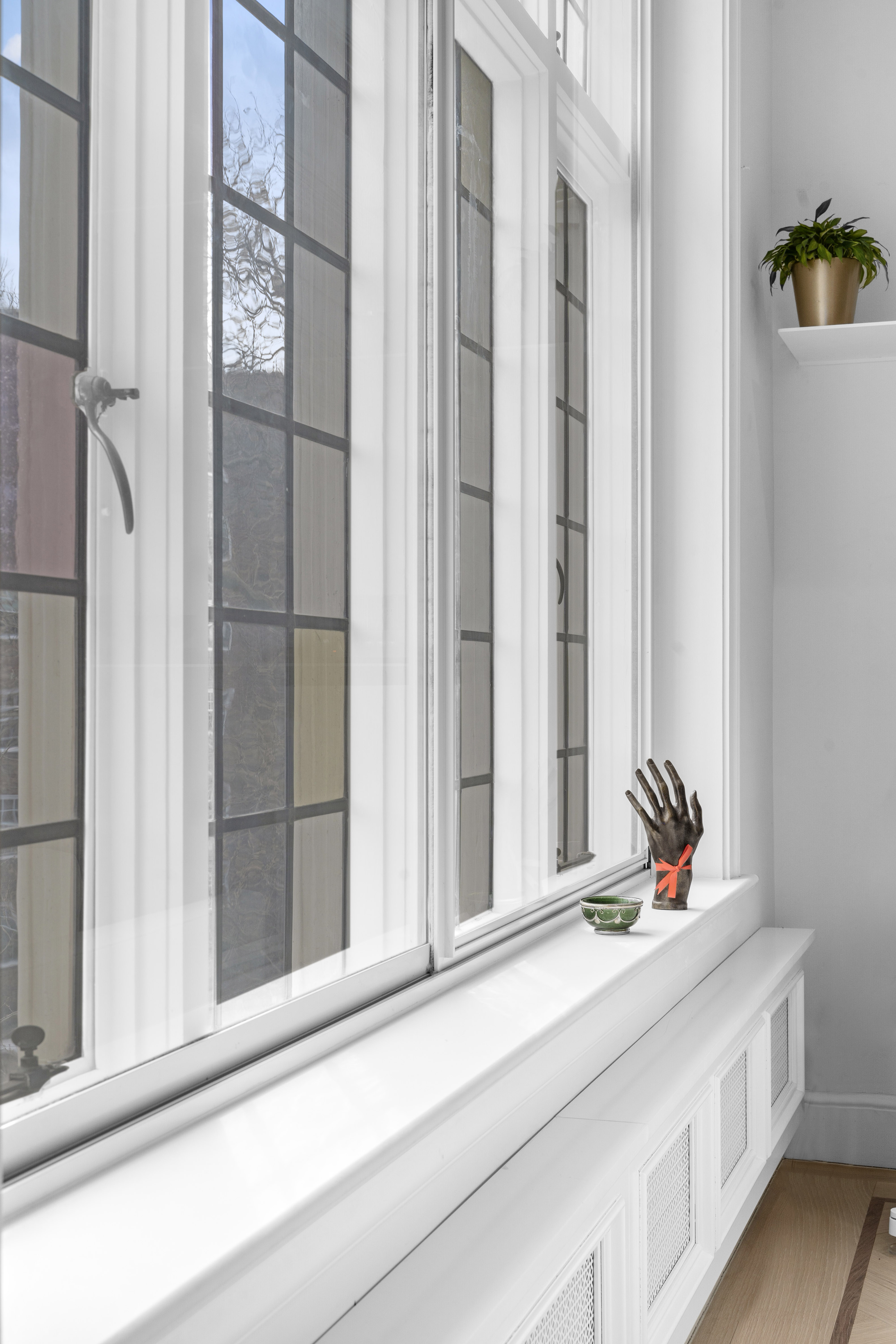 155 Noble Street, Unit 3 Brooklyn, NY 11222 - Photo 5 of 23 a bathroom with a sink and a window