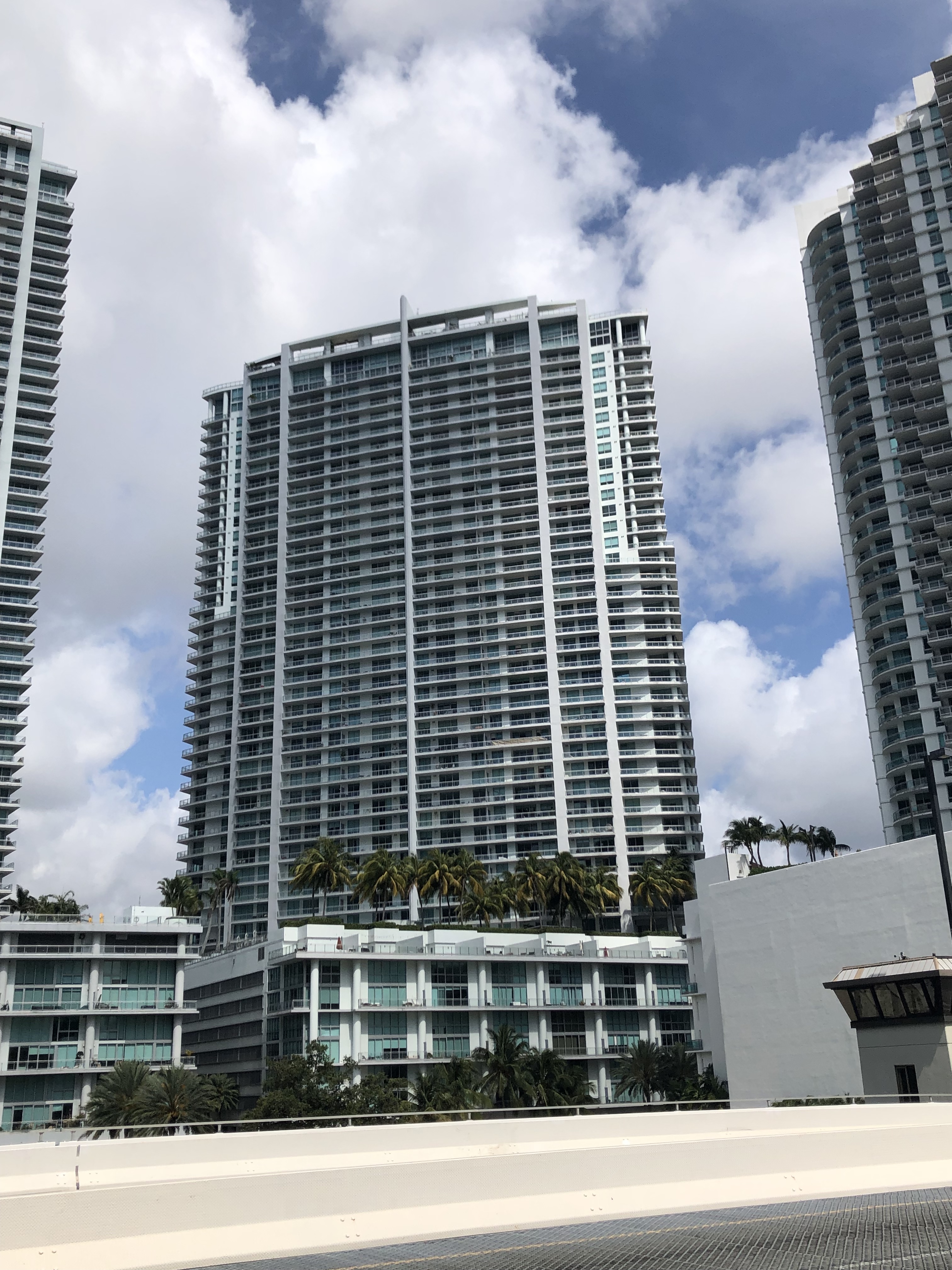 90 Southwest 3rd Street, Unit 2014 Miami, FL 33130 - Photo 1 of 13
