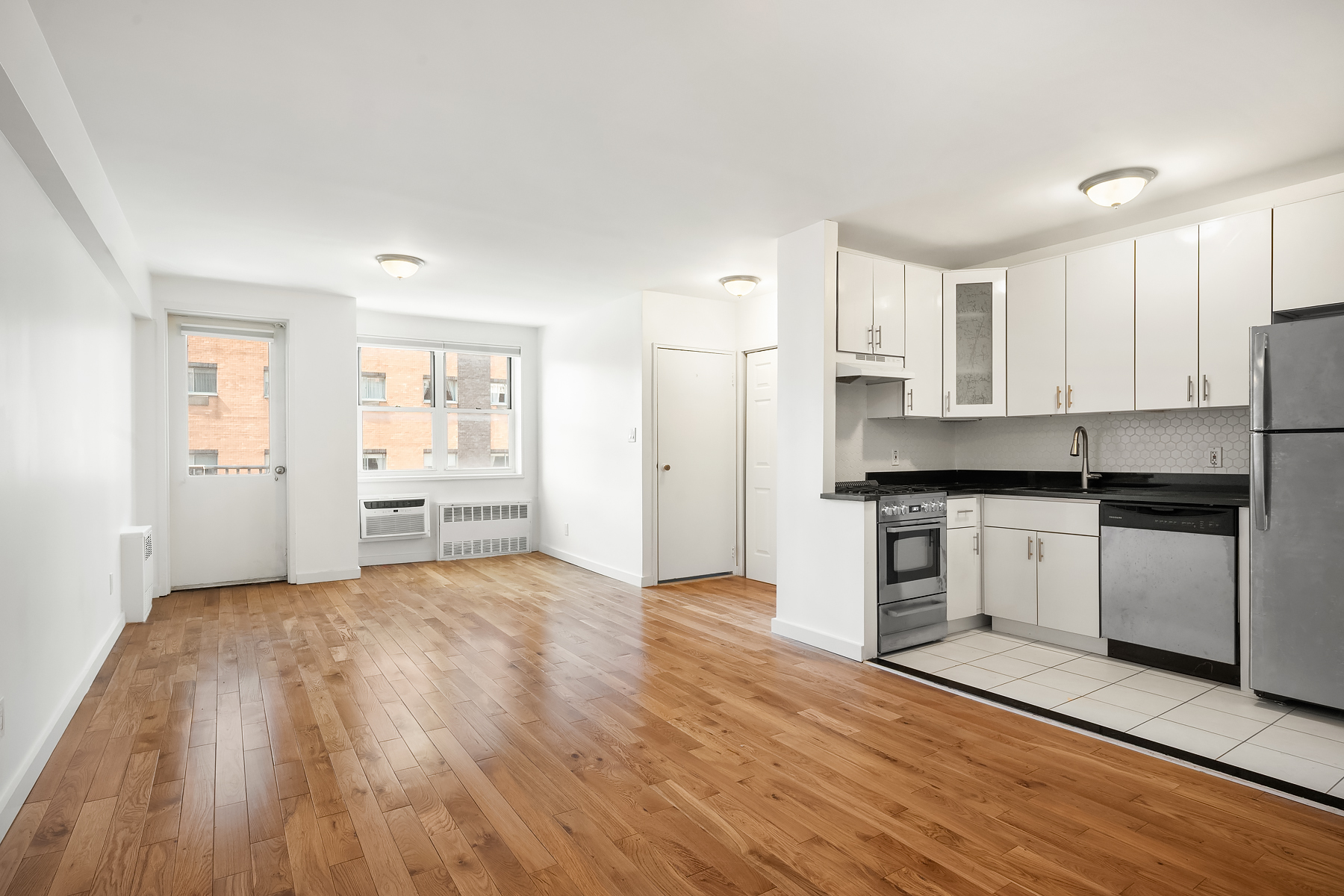 170 West 23rd Street, Unit 5R Manhattan, NY 10011 - Photo 2 of 10