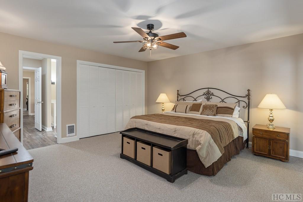 435-2A Overlook Road, Unit 2A Sapphire, NC 28774 - Photo 23 of 59 Gallery Image 23