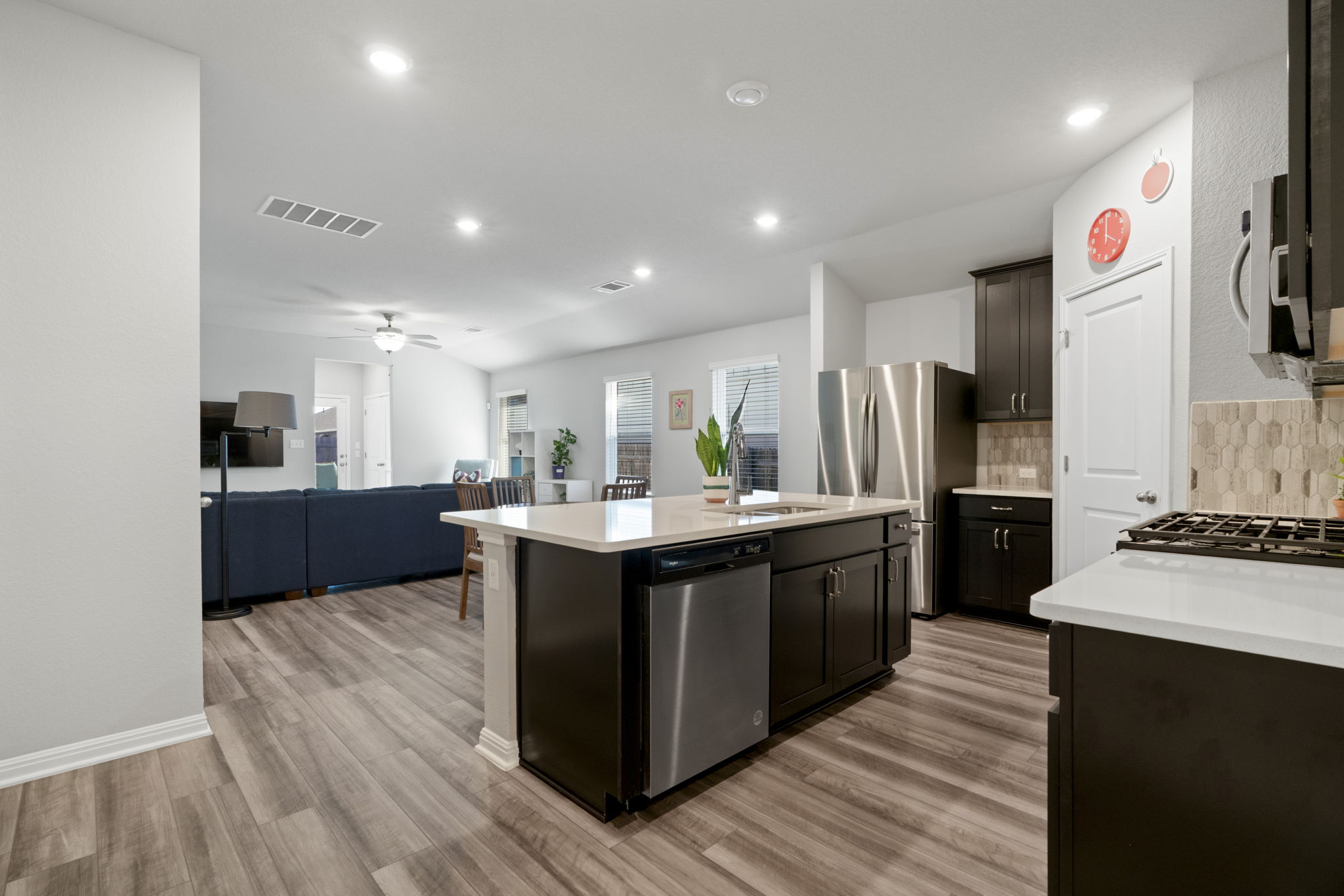 107 Magnolia Ranch Lane Hutto, TX 78634 - Photo 11 of 28 Kitchen