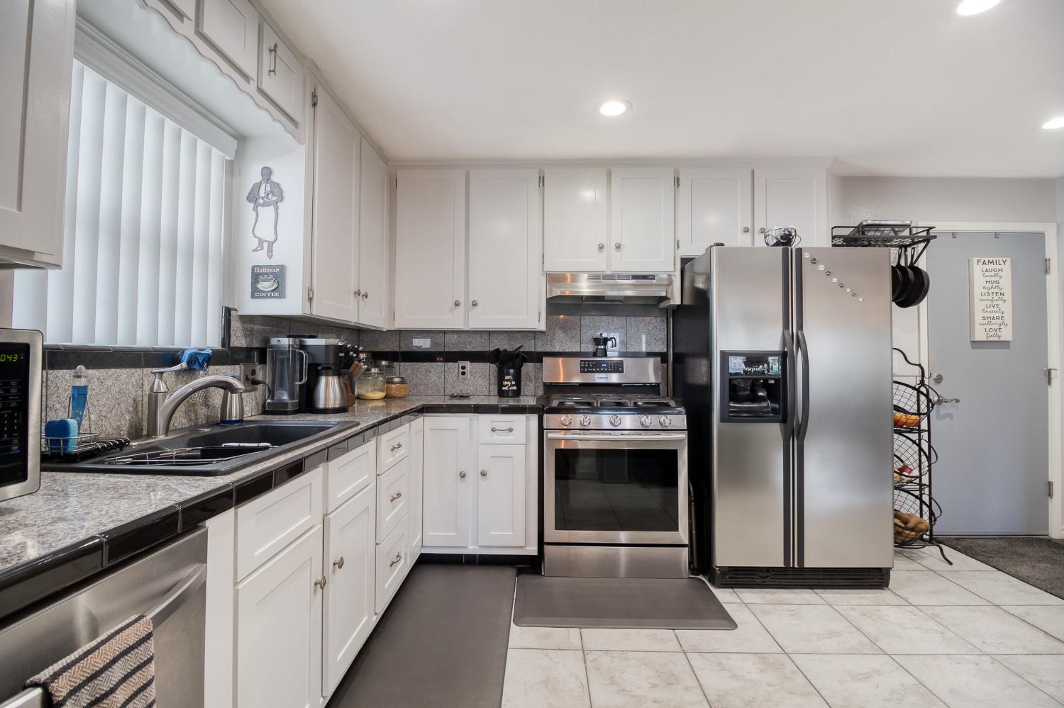 2016 Don Pedro Road Ceres, CA 95307 - Photo 11 of 28 Kitchen