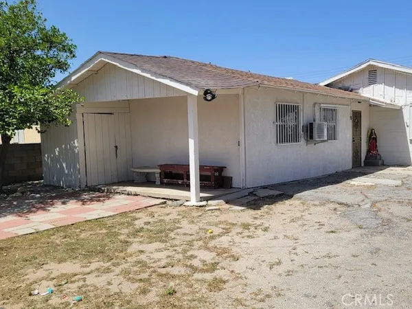 $1,800 | 18348 10th Street, Unit 2, Bloomington, CA 92316
