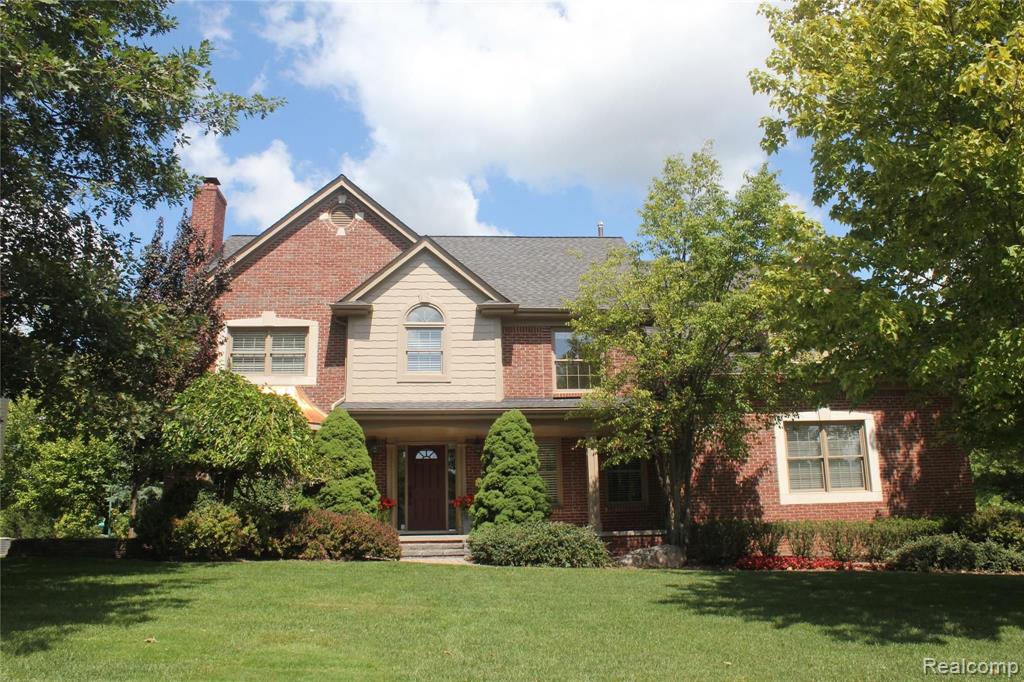 1794 Skyline Drive Rochester Hills, MI 48306 - Photo 1 of 41