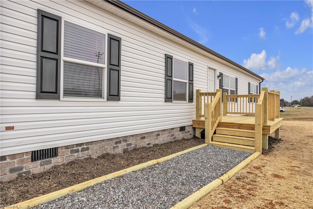 657 Mt Wesley Church Road Hiddenite, NC 28636 - Photo 5 of 36