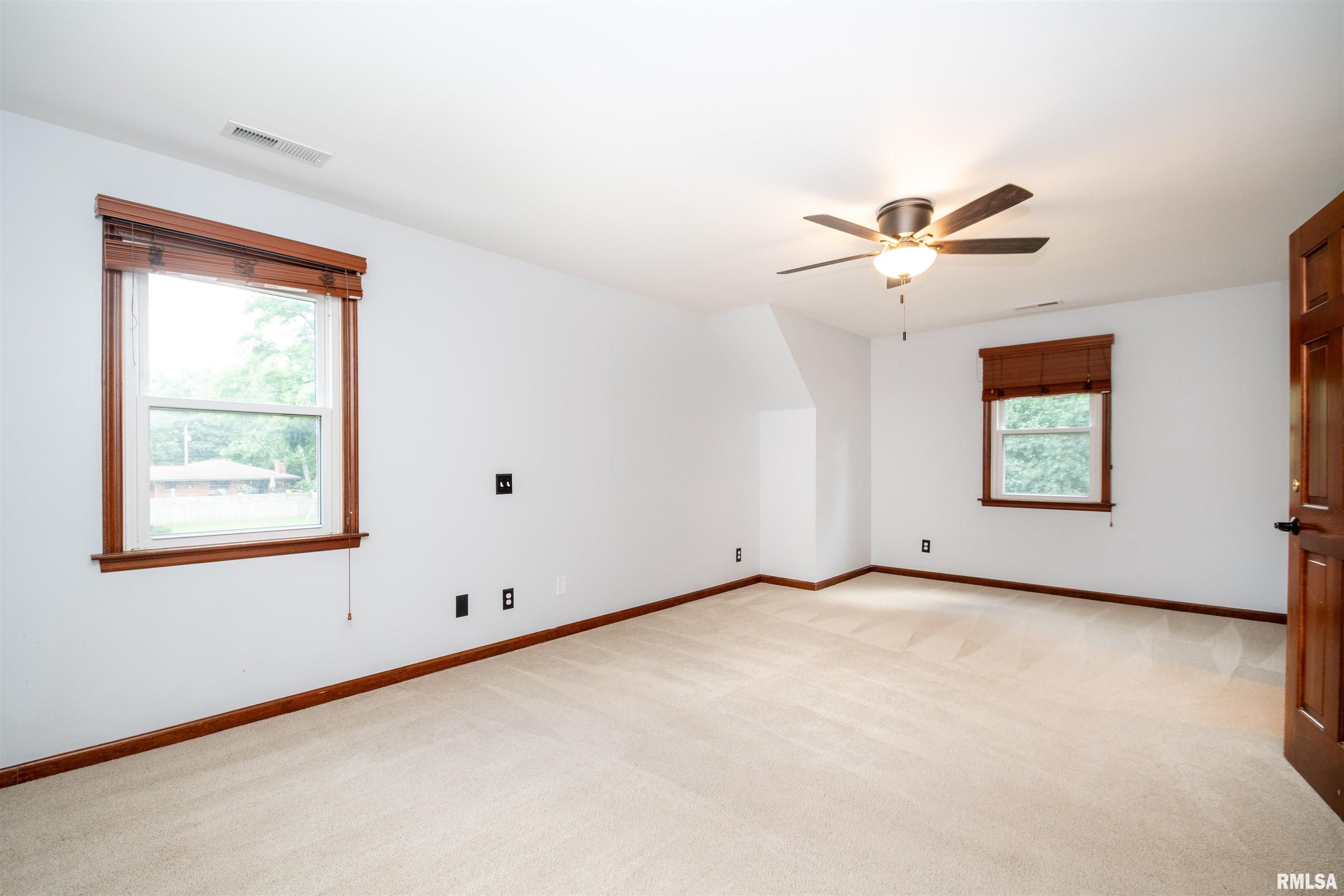 6729 North Mount Hawley Road Peoria, IL 61614 - Photo 25 of 44 Gallery Image 25