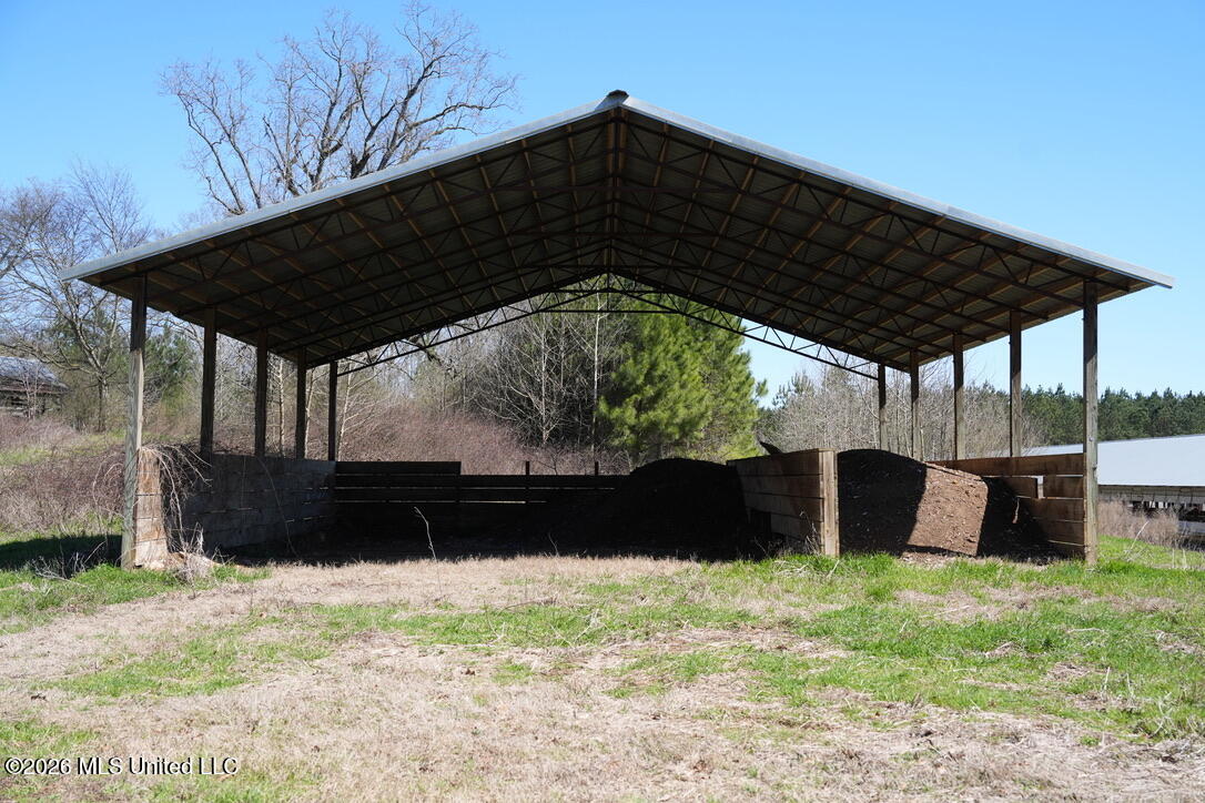 3037 Hickory Fellowship Road Hickory, MS 39332 - Photo 4 of 38 E81E3FC7-B5BF-465E-97C6-C631055B66C5_1_1