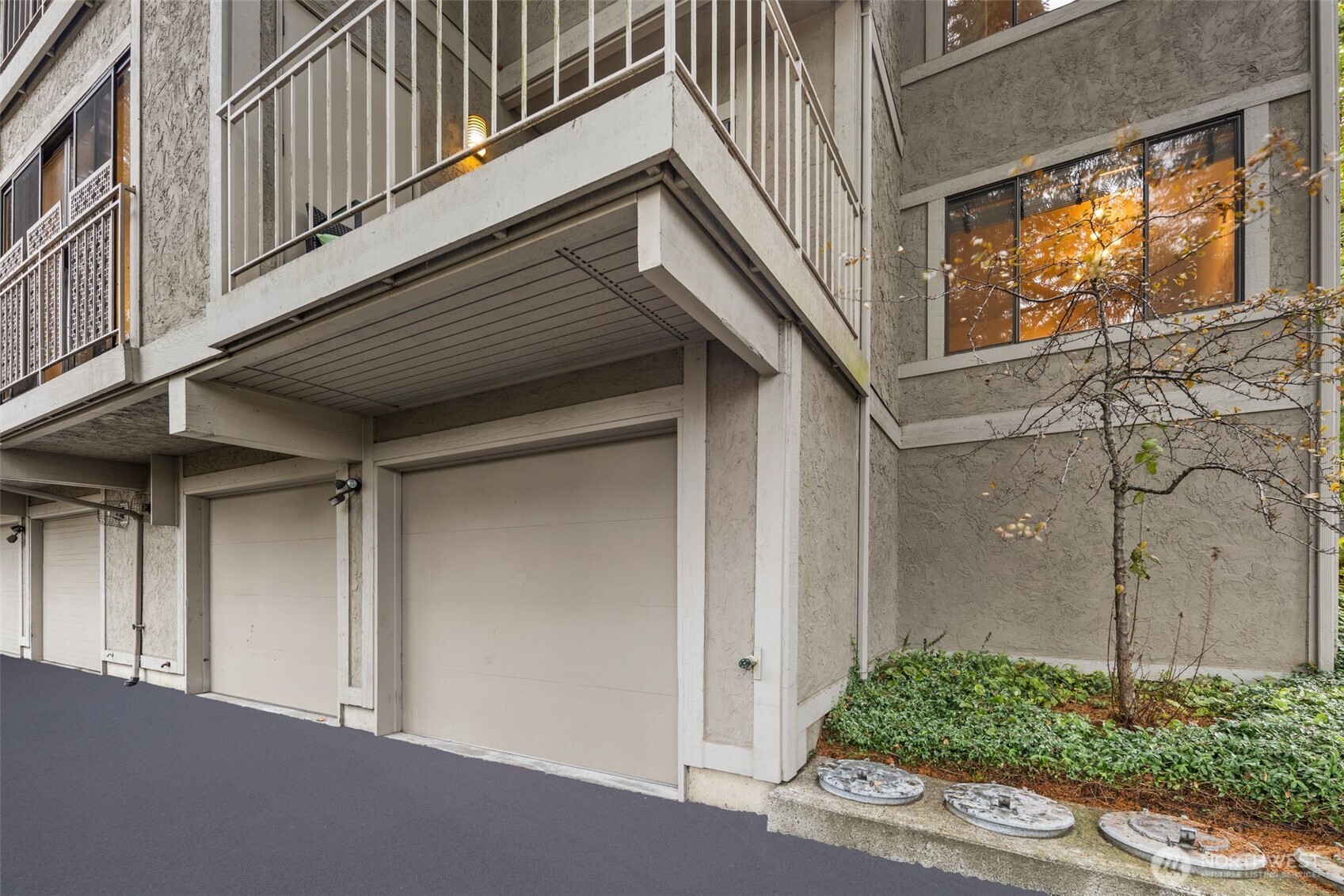 19523 86th Avenue West, Unit 523 Edmonds, WA 98026 - Photo 2 of 40