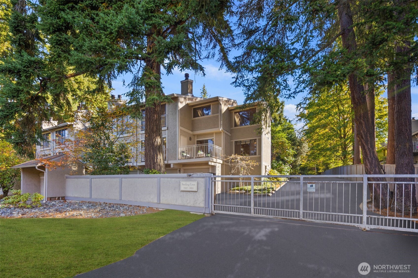 19523 86th Avenue West, Unit 523 Edmonds, WA 98026 - Photo 5 of 40