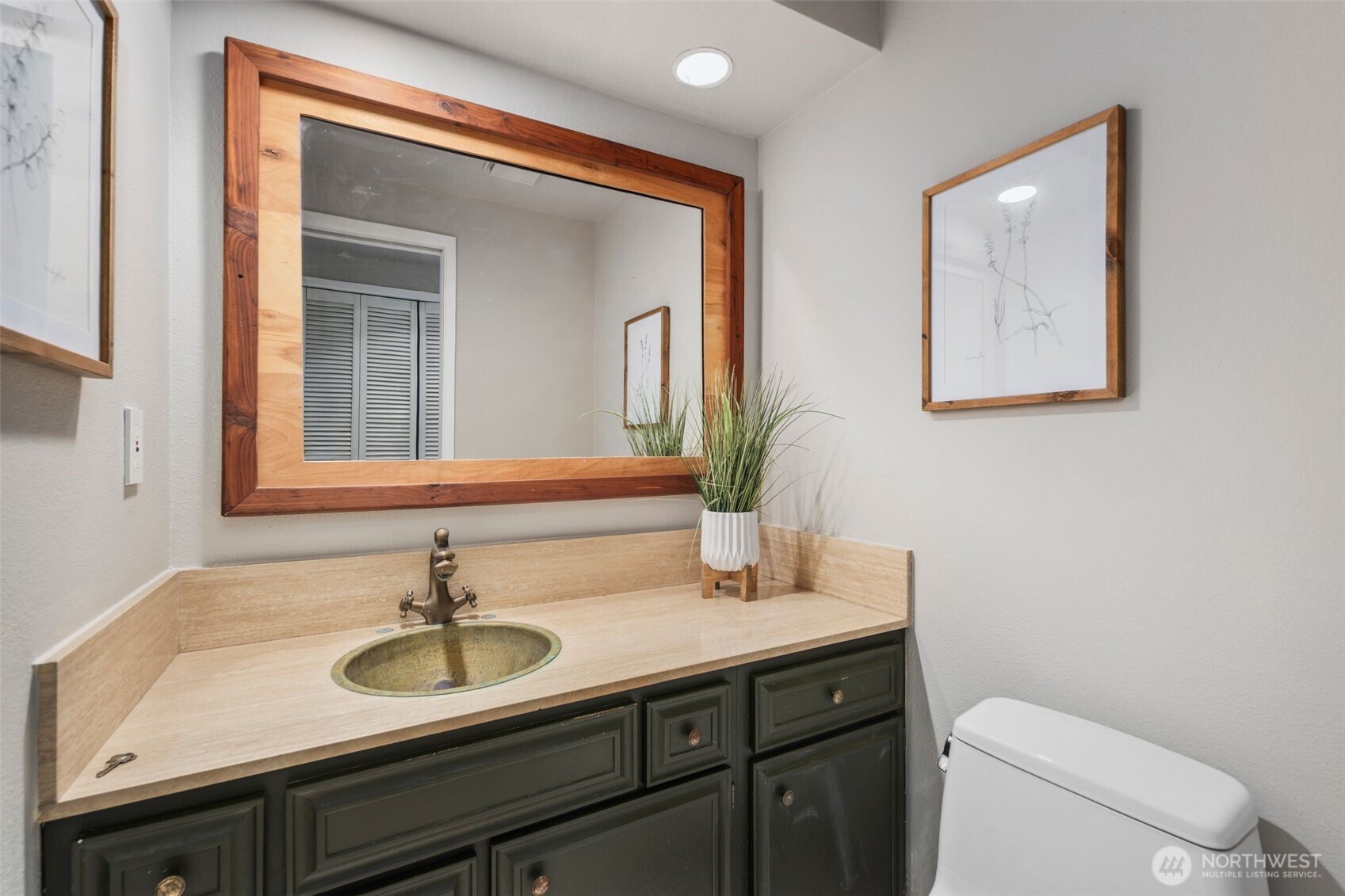 19523 86th Avenue West, Unit 523 Edmonds, WA 98026 - Photo 8 of 40