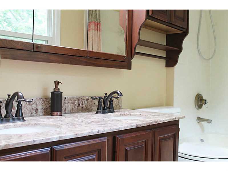4050 Melbourne Road Indianapolis, IN 46228 - Photo 10 of 24 Gallery Image 10