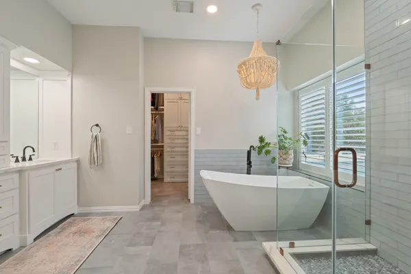 $1,125,000 | 22 Greycrest Place, The Woodlands, TX 77382