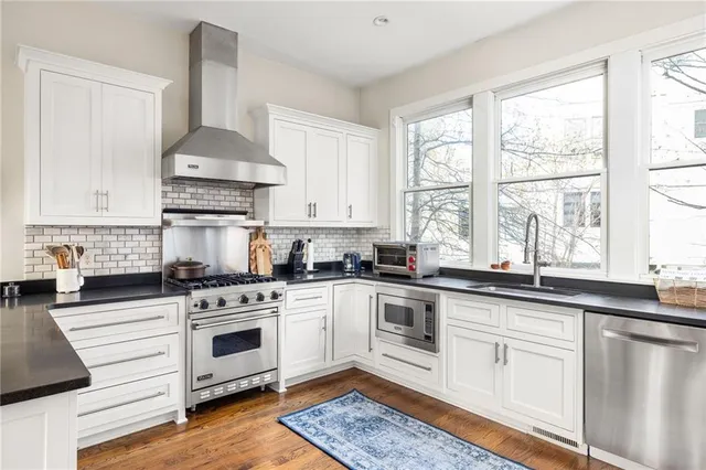 $749,000 | 9129 Selborne Lane, Chattahoochee Hills, GA 30268