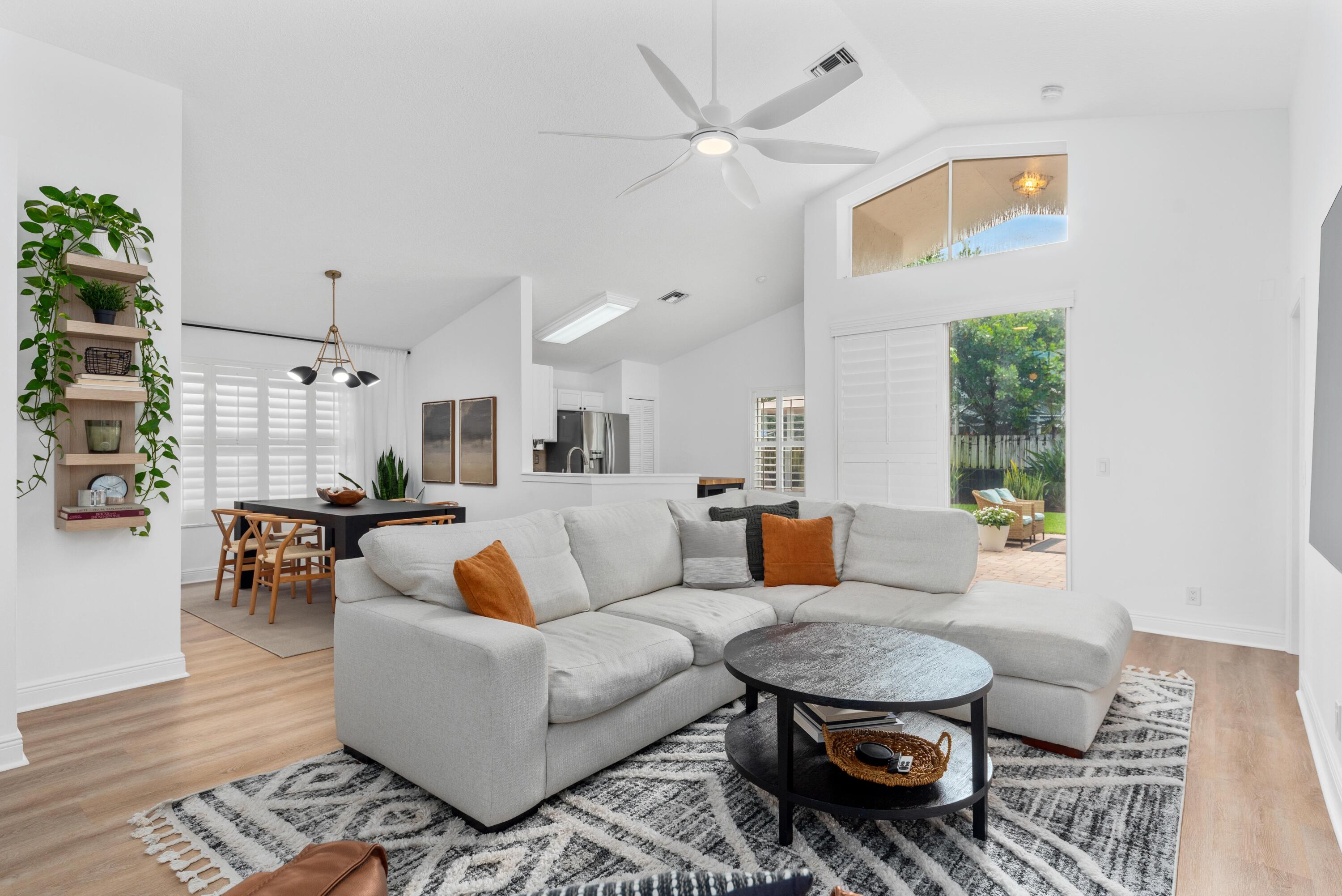 124 Egret Drive Jupiter, FL 33458 - Photo 9 of 37 EREP-18