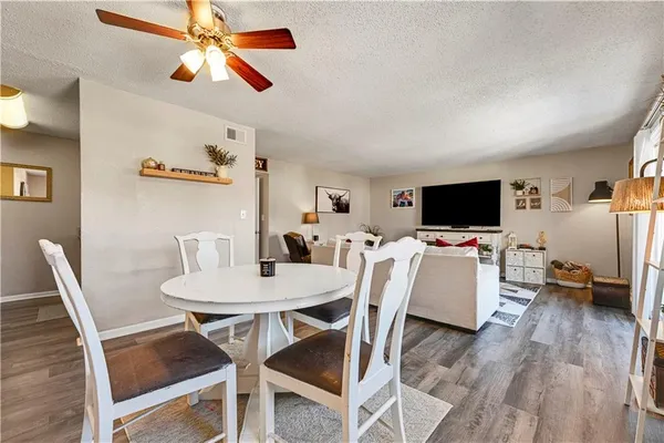 $145,900 | 6228 Robinson Street, Unit 4, Overland Park, KS 66202