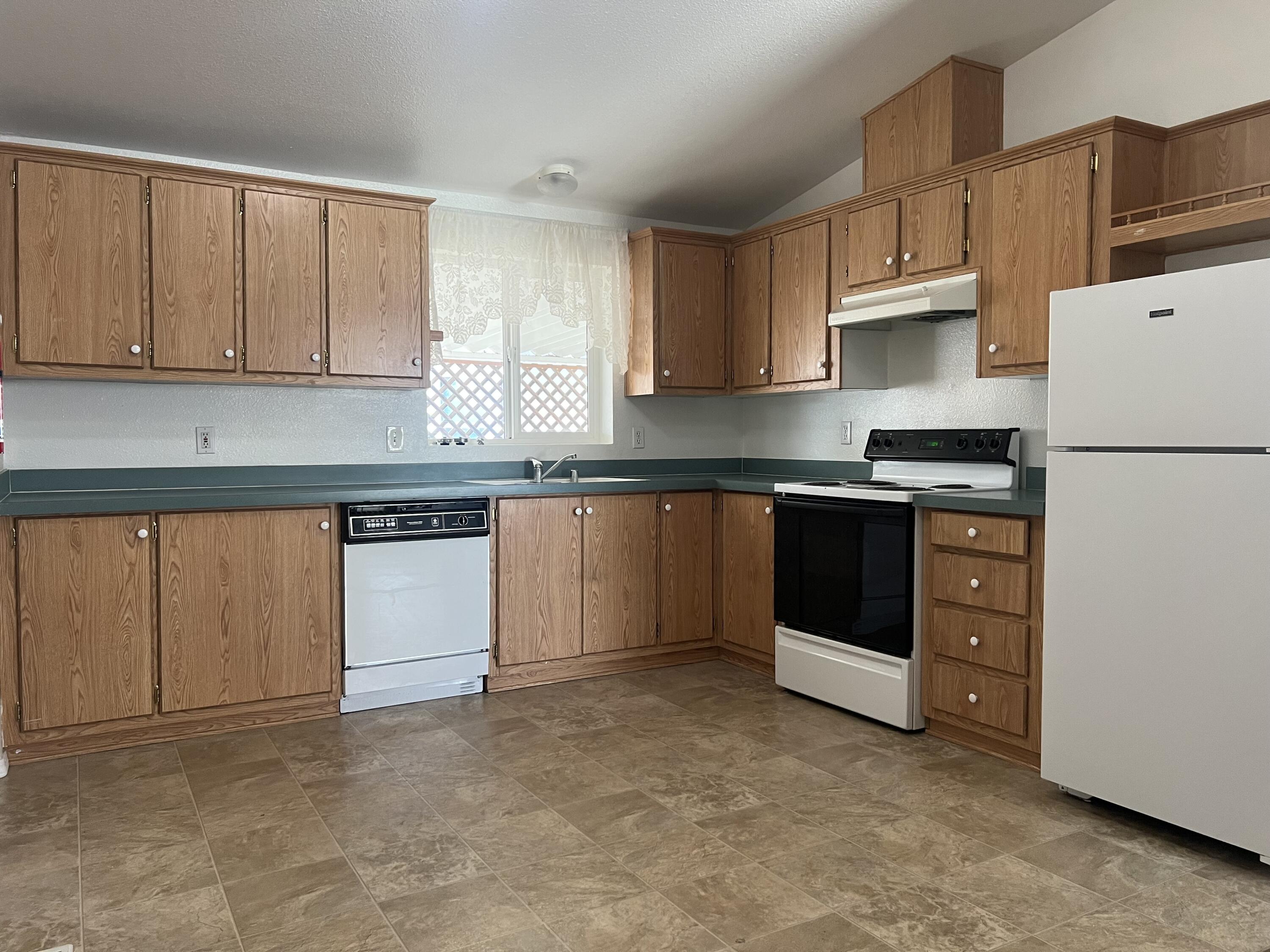 6850 Downing Road, Unit 25 Central Point, OR 97502 - Photo 9 of 27