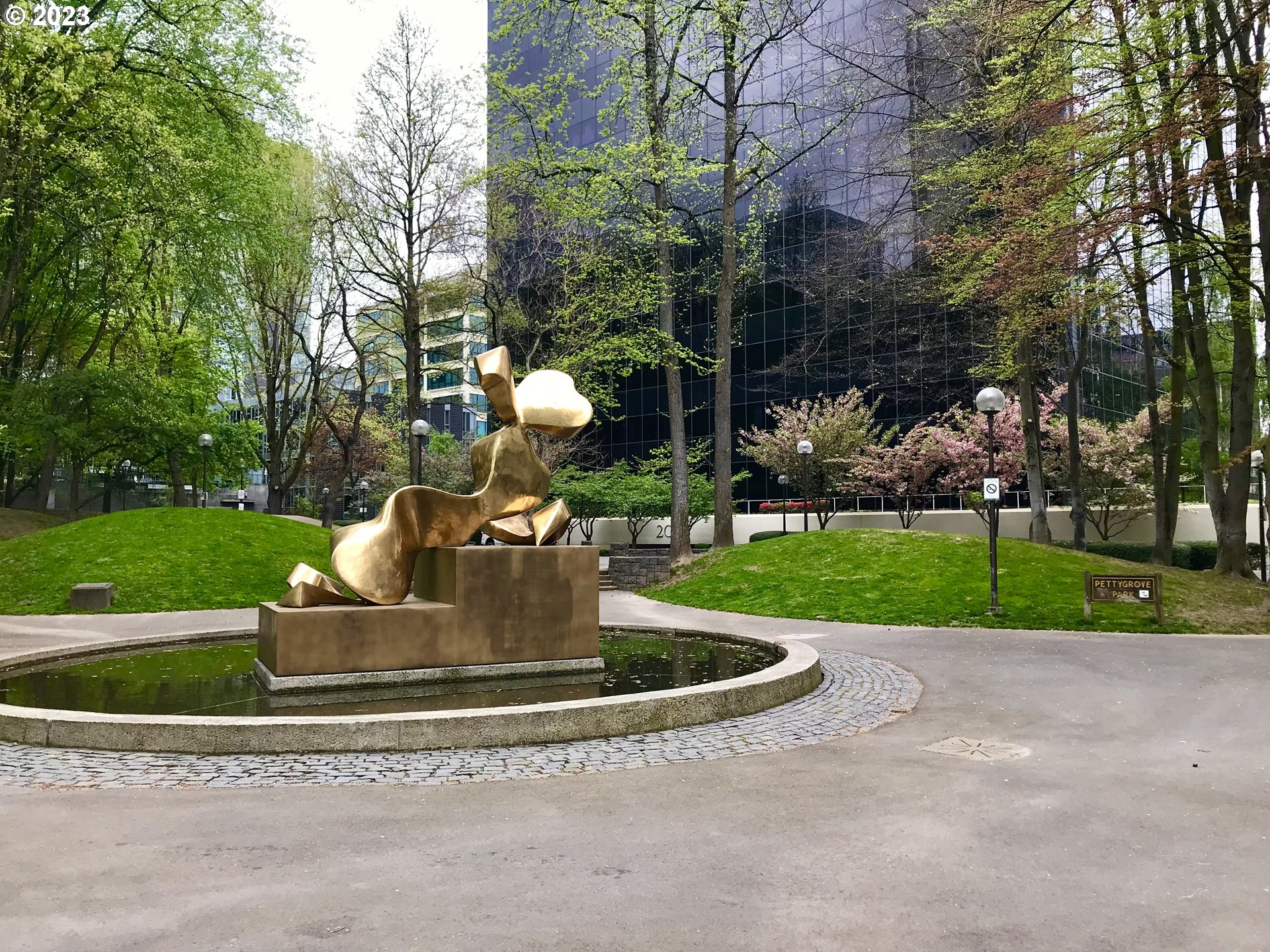 255 Southwest Harrison Street, Unit 3A Portland, OR 97201 - Photo 17 of 19 a view of a fountain in the front of a house