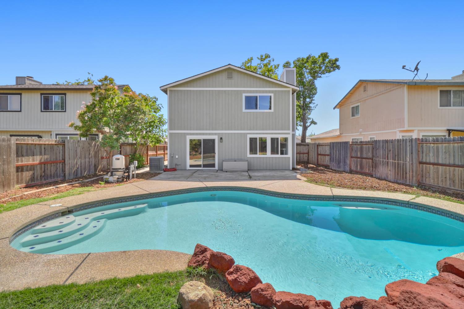 7521 Delta Pointe Way Sacramento, CA 95823 - Photo 47 of 48
