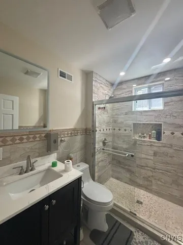 $1,650 | 1507 West Street, Utica, NY 13501