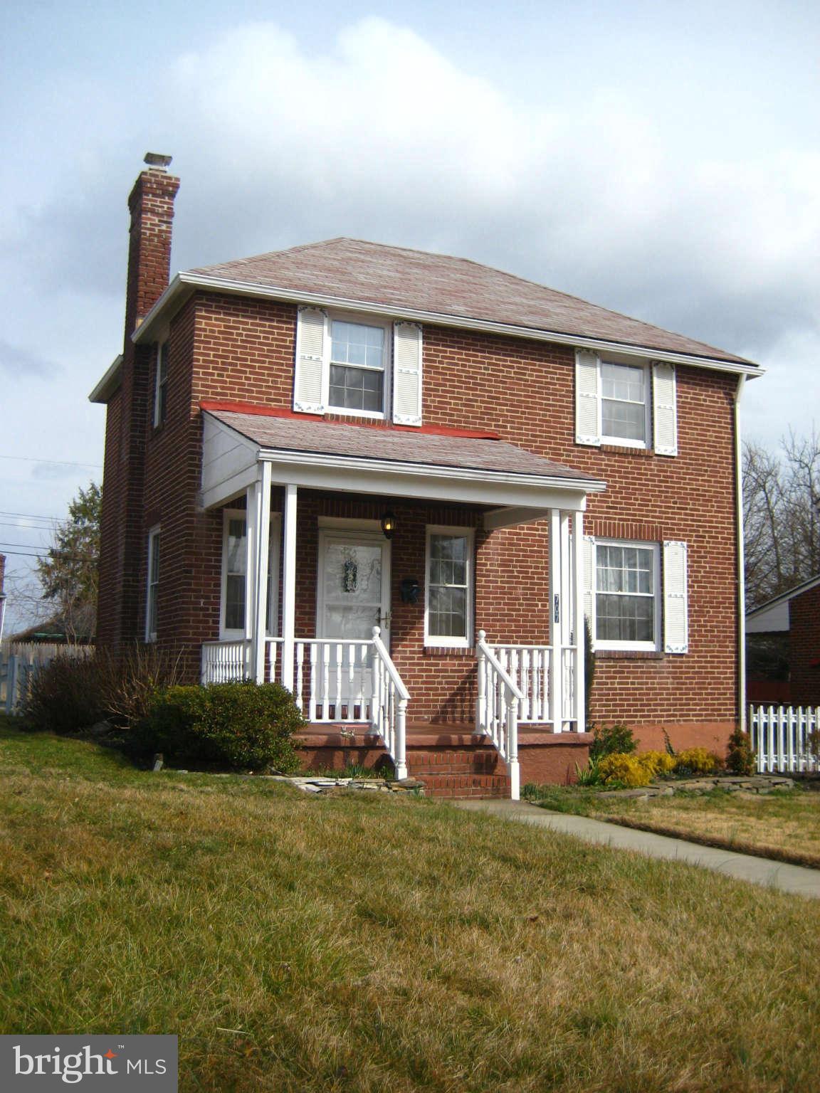 707 Dorchester Road Baltimore, MD 21229 - Photo 1 of 21 Exterior (Front)